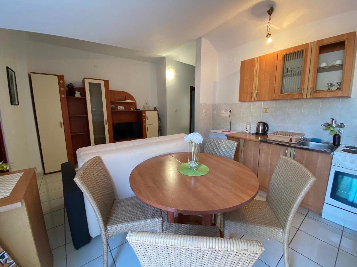 Apartments Mandarina Garden Petrovac Exterior photo
