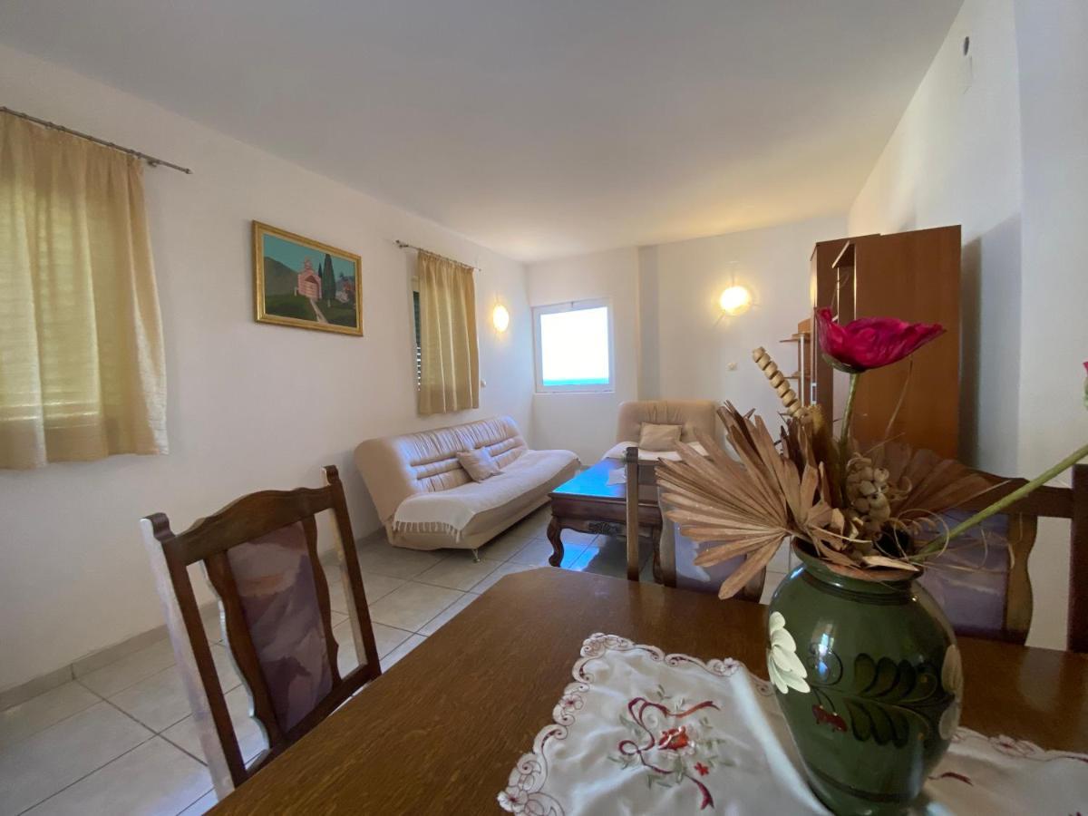 Apartments Mandarina Garden Petrovac Exterior photo