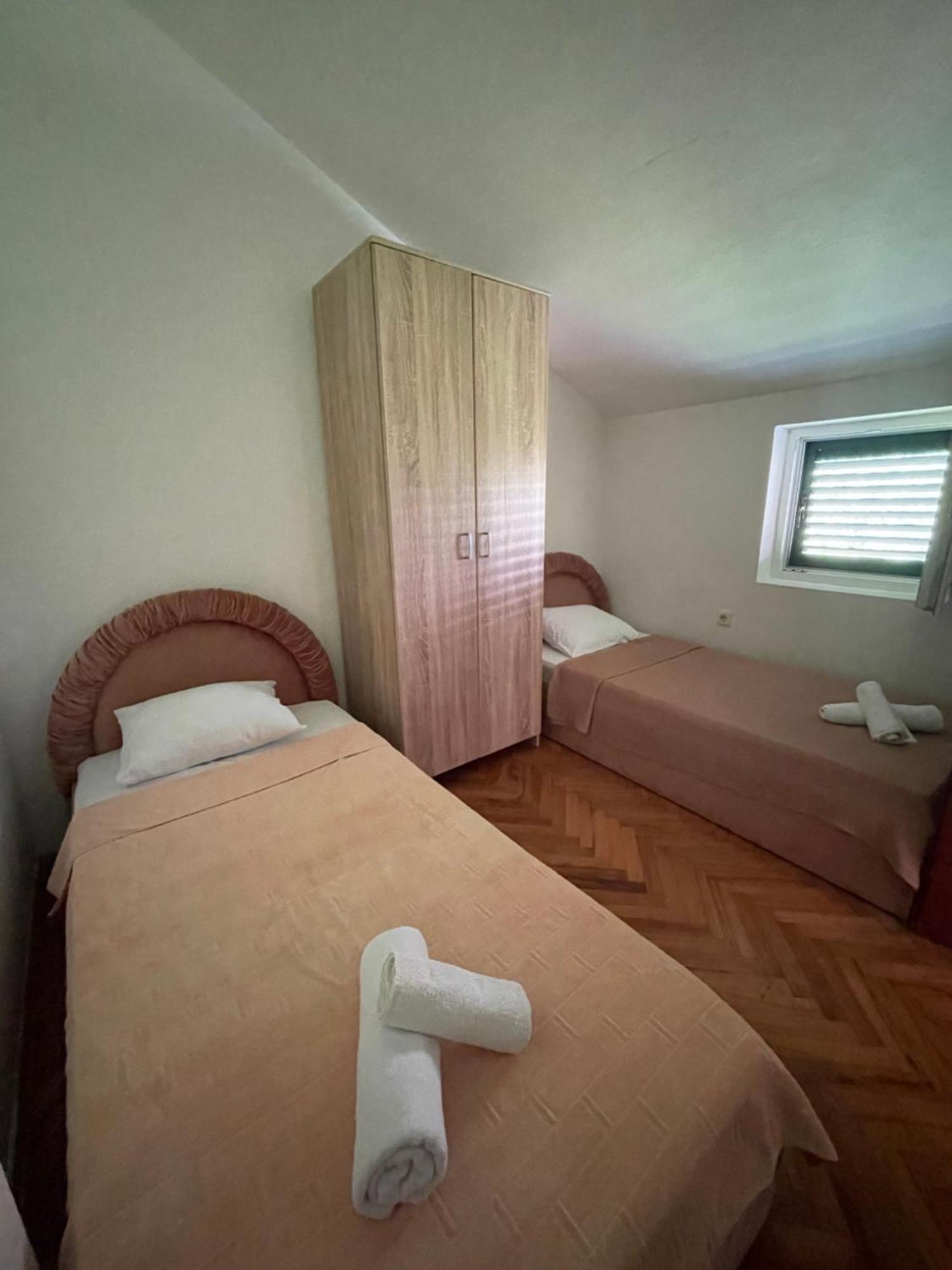 Apartments Mandarina Garden Petrovac Exterior photo